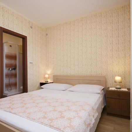 Apartments Vukicevic Brodarica Šibenik Buitenkant foto